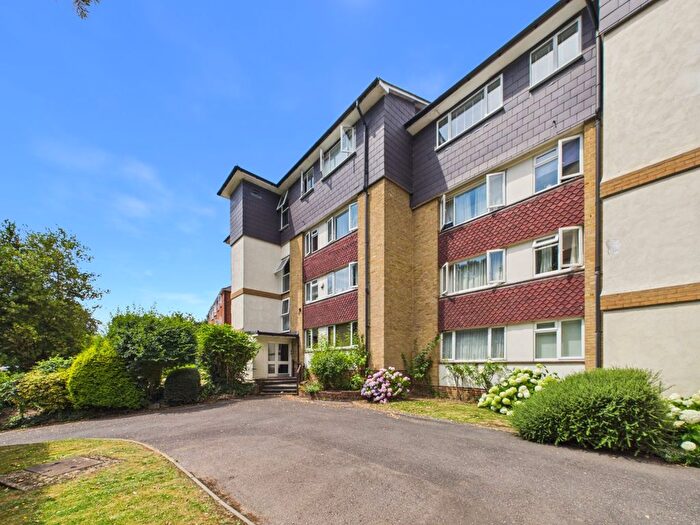 2 Bedroom Flat For Sale In Mount Arlington, Park Hill Road, Bromley, Kent, BR2