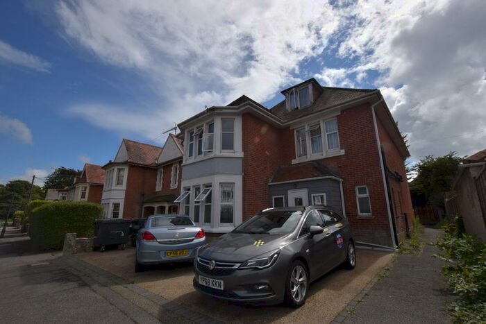 Studio To Rent In Queens Park Road, Bournemouth, BH8