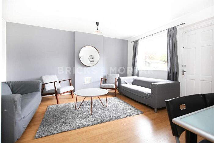 2 Bedroom Town House To Rent In Henry Square, Shieldfield, Newcastle Upon Tyne, NE2