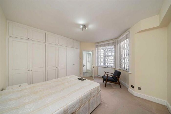2 Bedroom Flat To Rent In Coleherne Road, South Kensington, SW10