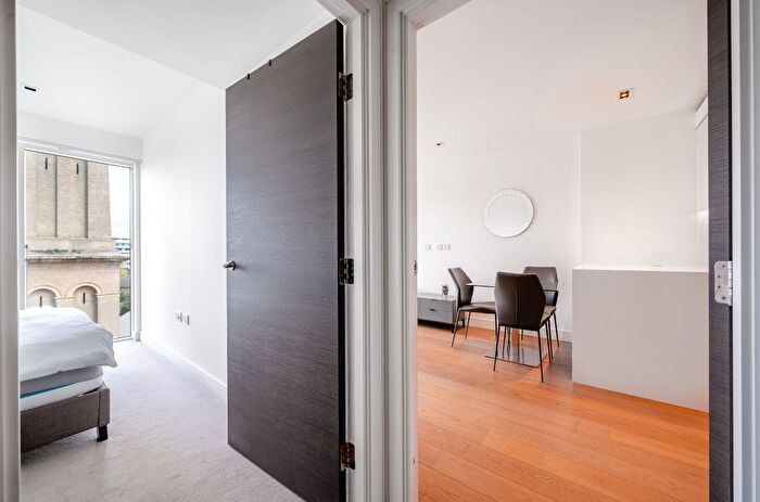 1 Bedroom Flat For Sale In Kew Bridge Road, Brentford, TW8