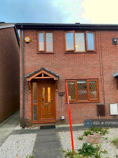 3 Bedroom Semi-Detached House To Rent In Sandon Terrace, Blackburn, BB2
