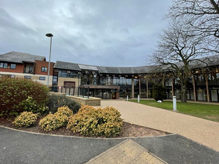 2 Bedroom Apartment For Sale In Hall Farm Road, Swadlincote, DE11