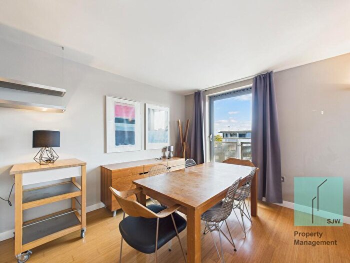 3 Bedroom Apartment To Rent In Deals Gateway, Dakota Building, SE13