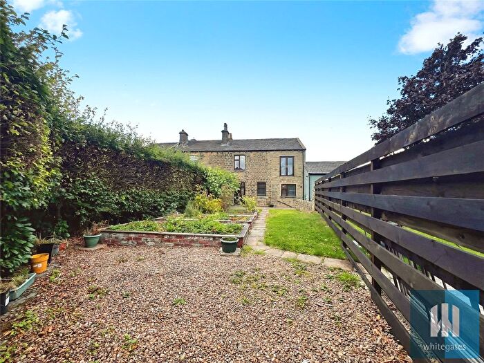 3 Bedroom Semi-Detached House For Sale In Blackmoorfoot, Linthwaite, Huddersfield, HD7