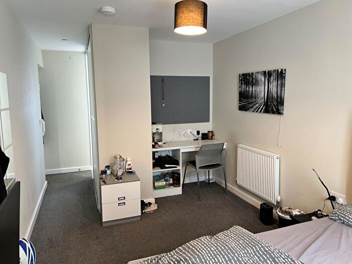 5 Bedroom Town House To Rent In Sudbury Street, Sheffield, S3