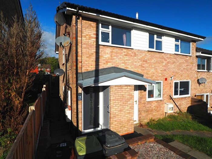 3 Bedroom Apartment To Rent In Charlesworth Crescent, Furness Vale, SK23