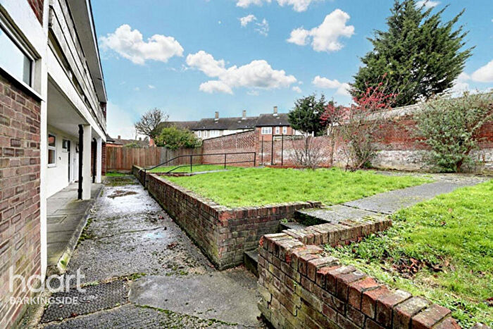 1 Bedroom Flat For Sale In Lowe Close, Chigwell, IG7