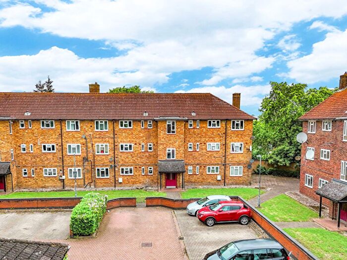 2 Bedroom Flat For Sale In Dart Green, South Ockendon, RM15