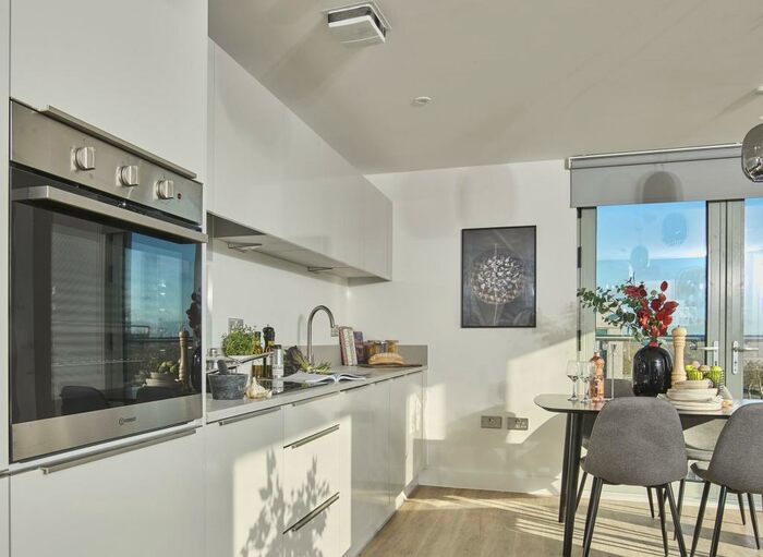 1 Bedroom Flat To Rent In Silbury Boulevard, Milton Keynes, MK9