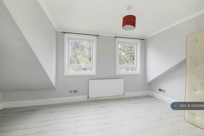 2 Bedroom Flat To Rent In Athena Court, London, N15
