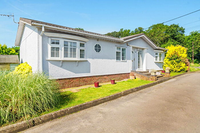 2 Bedroom Park Home For Sale In Chalfont St.Peter, Gerrards Cross, Buckinghamshire, SL9