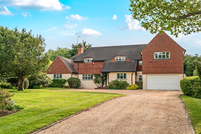5 Bedroom Detached House For Sale In Pine Walk, East Horsley, KT24