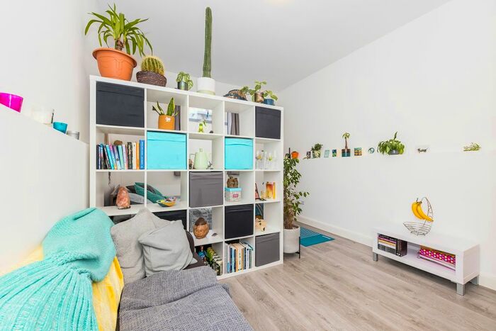 Studio To Rent In High Street, London, NW10