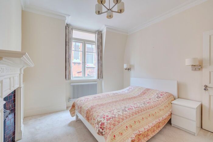 2 Bedroom Flat To Rent In Fitzgeorge Avenue, Kensington Olympia, W14