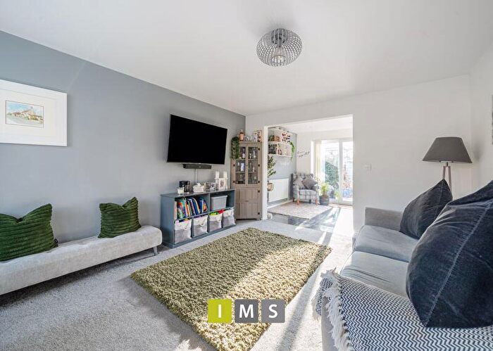 5 Bedroom Detached House For Sale In Merlin Way, Bicester, OX26