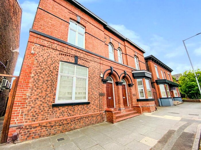 1 Bedroom Flat To Rent In Wellington Road South, Stockport, SK2