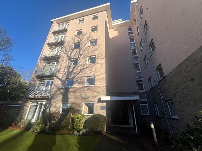 2 Bedroom Flat To Rent In Abbotsford Court, Edinburgh, EH10