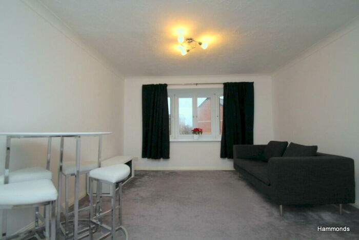 2 Bedroom Flat To Rent In Rossetti Road, London, SE16