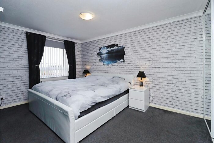 3 Bedroom End Of Terrace House For Sale In Beath View, Dunfermline, Fife, KY11