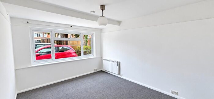 1 Bedroom Apartment To Rent In Archers Road, Southampton, SO15