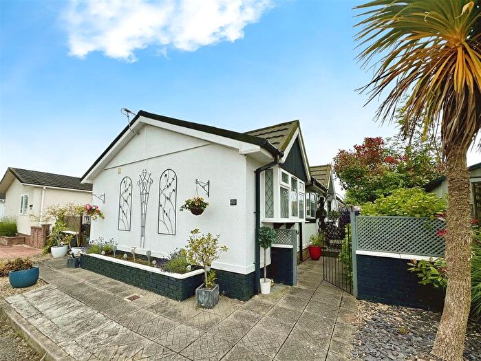 3 Bedroom Mobile/park Home For Sale In Severn Bridge Park, Beachley, Chepstow, NP16