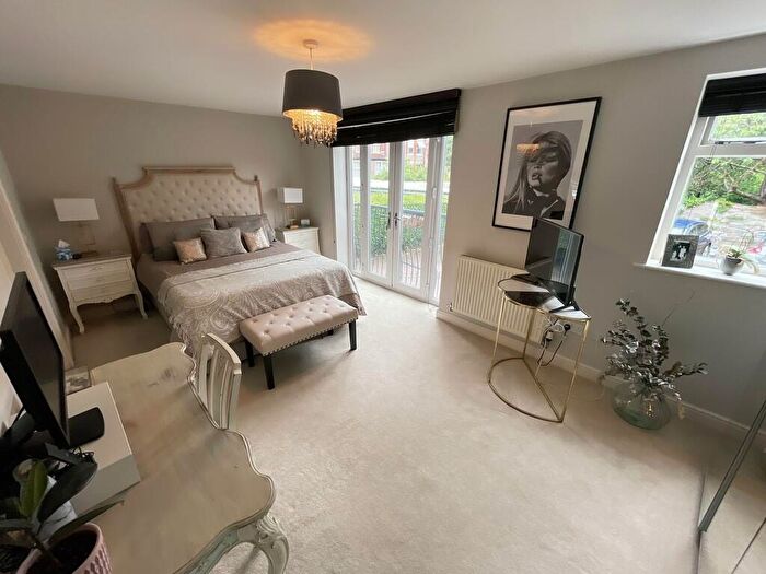 2 Bedroom Apartment To Rent In Wilmslow Road, Didsbury, M20