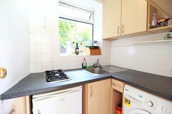 Apartment To Rent In North Hill Court, North Hill, Highgate, London, N6