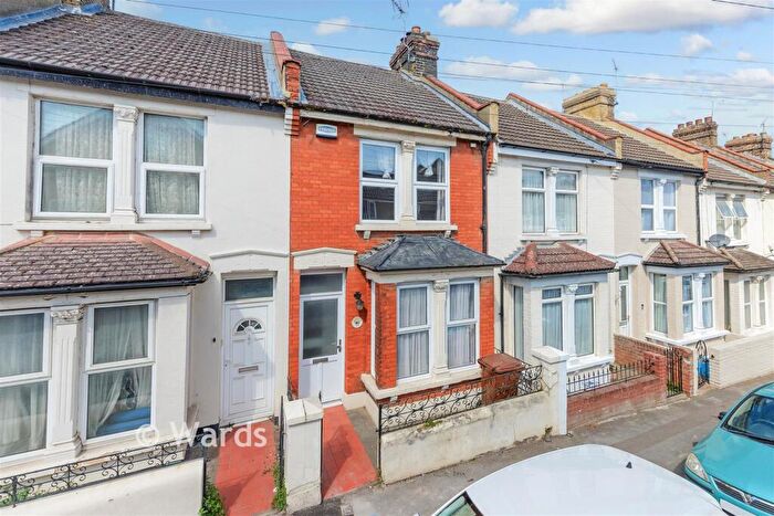 3 Bedroom Terraced House For Sale In James Street, Rochester, Kent, ME1