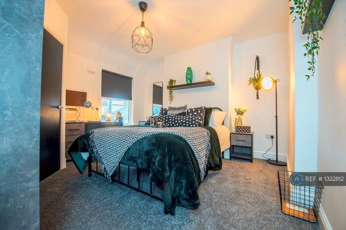 3 Bedroom Flat To Rent In Wavertree, Liverpool, L15