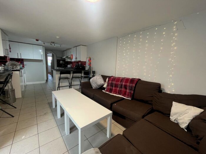 7 Bedroom Terraced House To Rent In Merthyr Street, Cathays, CF24