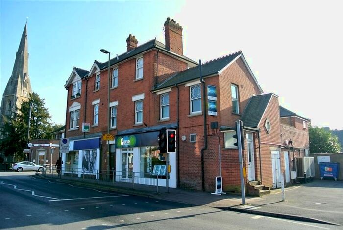 1 Bedroom Flat To Rent In Ikona Court, St. Georges Avenue, Weybridge, KT13