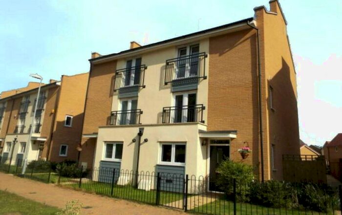 4 Bedroom Semi-Detached House To Rent In Clenshaw Path, Basildon, SS14