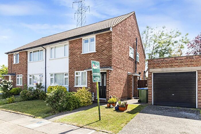 Maisonette For Sale In Esher Close, Bexley, DA5