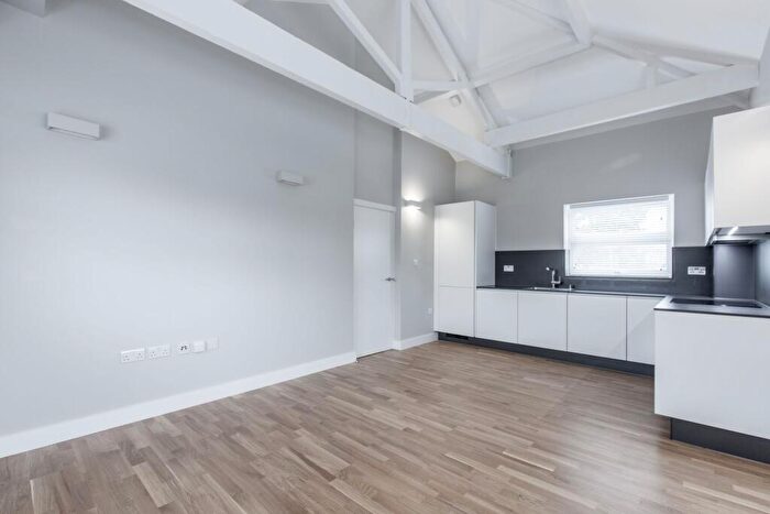 2 Bedroom Flat To Rent In Enterprise Court - Baker Street, EN1