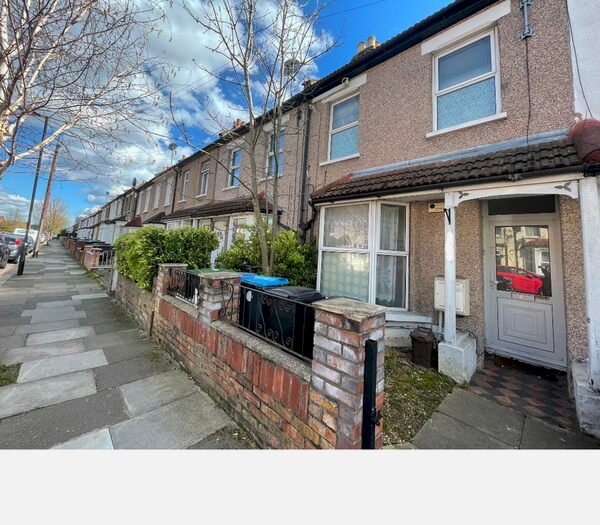 Studio To Rent In Croyland Road, Edmonton, N9