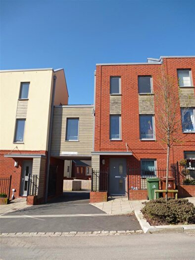 4 Bedroom Town House To Rent In Mildren Way, Plymouth, PL1