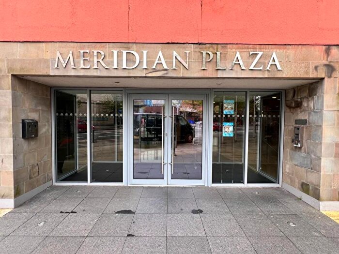 Apartment To Rent In Bute Terrace, Cardiff, CF10