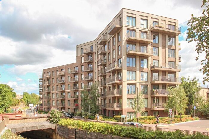 1 Bedroom Flat For Sale In Adenmore Road, Catford, SE6