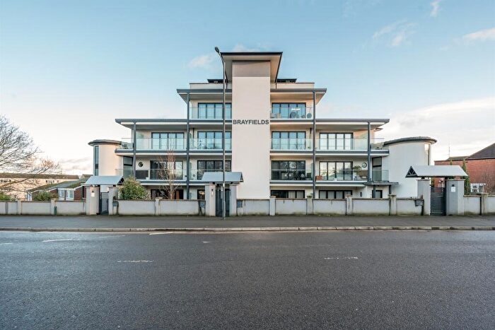 2 Bedroom Apartment For Sale In Braywick Road, Maidenhead, SL6