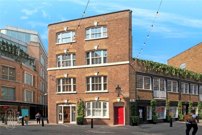 2 Bedroom Flat To Rent In Floral Street, London, WC2E