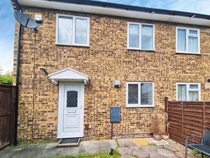 1 Bedroom Cluster House To Rent In Hedley Rise, Wigmore, Luton, LU2