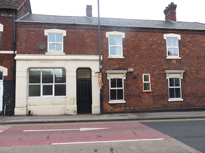 2 Bedroom Flat To Rent In New Road, Willenhall, WV13