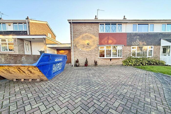 3 Bedroom Semi Detached House To Rent In Muirfield Crescent, Oldbury, B69