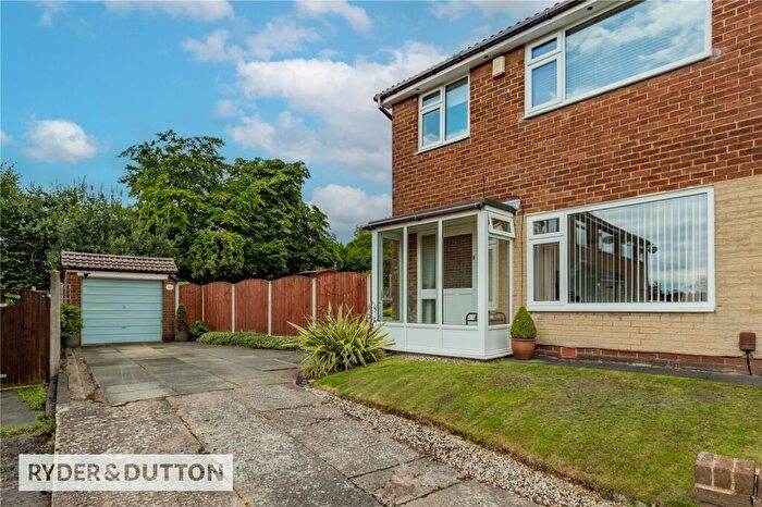 3 Bedroom Semi-Detached House For Sale In Elmwood Drive, Royton, Oldham, OL2