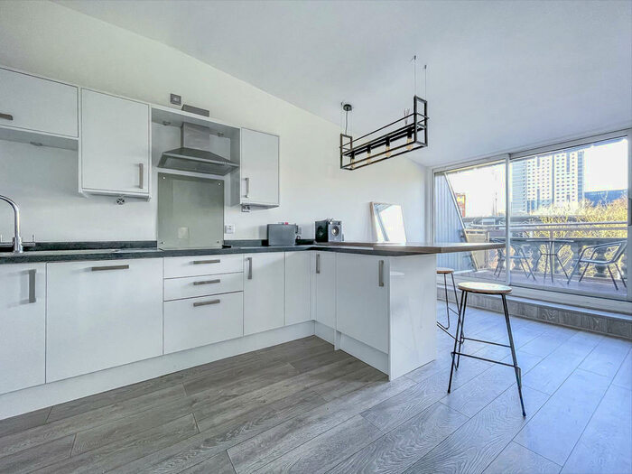 3 Bedroom Apartment To Rent In Merchants House, Leeds, LS2