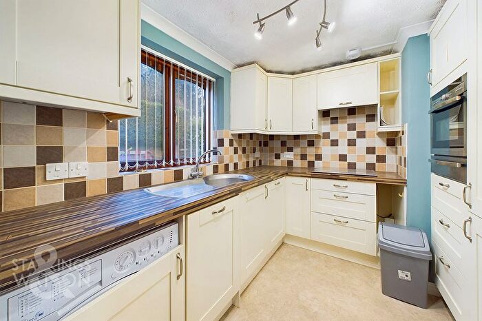 2 Bedroom Flat For Sale In Malthouse Court, Harleston, IP20