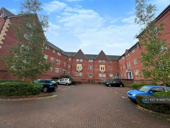 2 Bedroom Flat To Rent In Crane House, Verwood, BH31