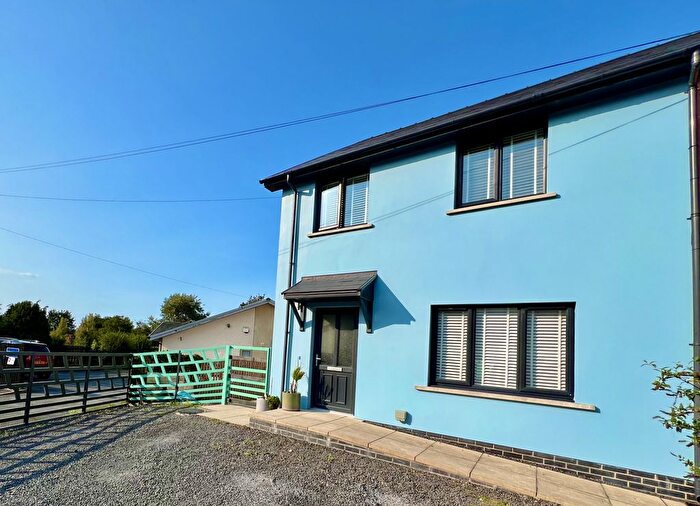 3 Bedroom End Of Terrace House For Sale In Penparcau, SY23
