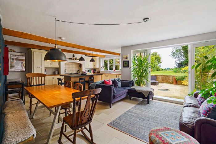 4 Bedroom Terraced House For Sale In St. Thomas Street, Deddington, OX15